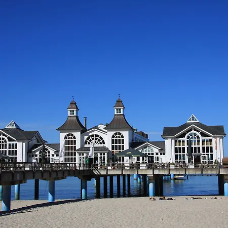 Cliff Hotel Rügen-2